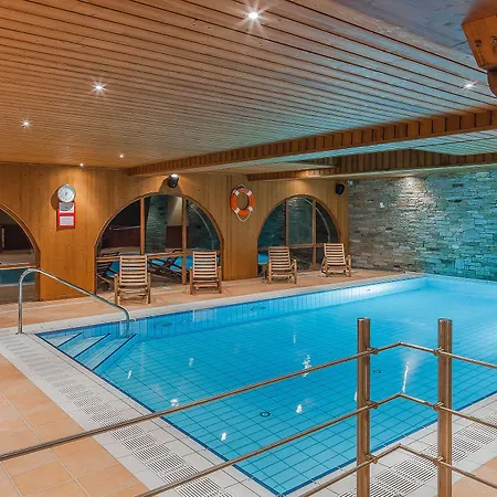 Les Balcons De Belle Plagne Aparthotel 4*